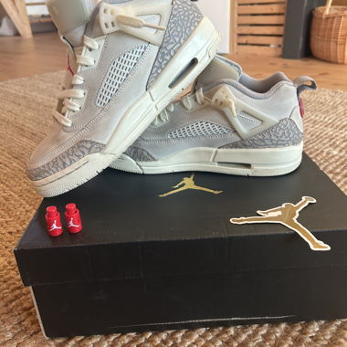 Air Jordan 4 Spikes