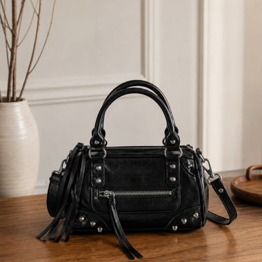 Schwarze Handtasche mit Fransen