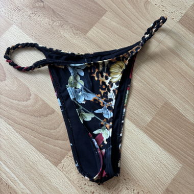 Bas de bikini floral tresse