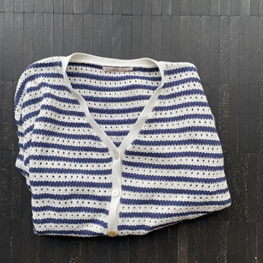 Gilet en maille bleu-blanc rayé