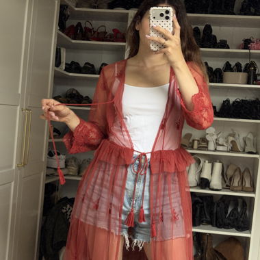 Kimono en dentelle rouge