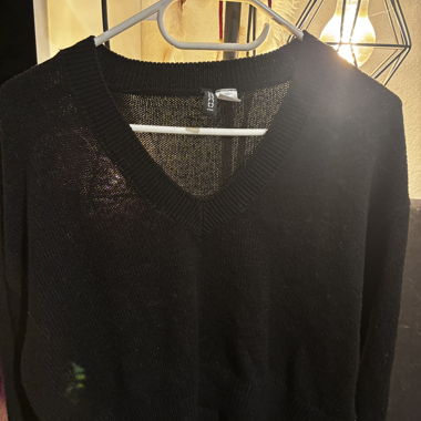Black V-Neck Sweater H&M Divided size S