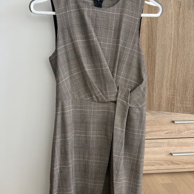 Robe à carreaux avec effet portefeuille