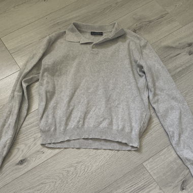 Pull gris avec col