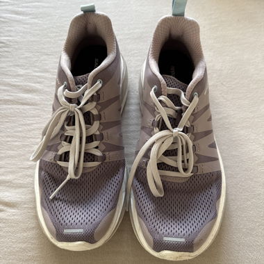 Berry running shoes Salomon Glide Max