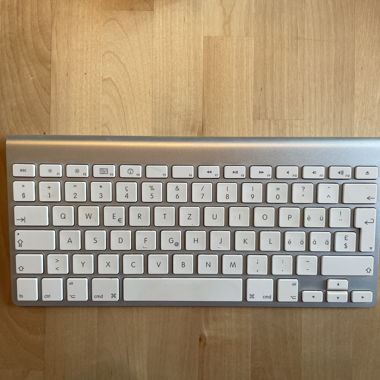 Drahtlose Apple Tastatur mit Batterien