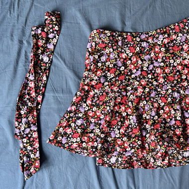 Mini trousers (skirt look-a-like)
