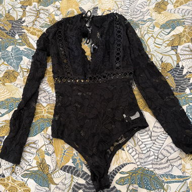 Body nero in pizzo