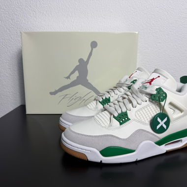 Air Jordan 4 Retro SB Pine Green – Pointure 43 (UE)