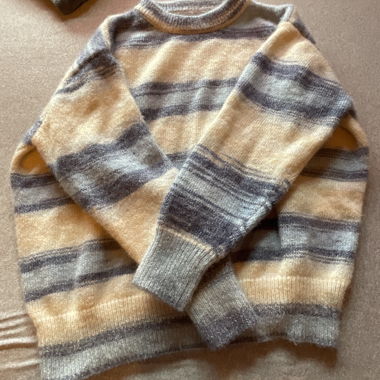 Gestreifter Wollpullover