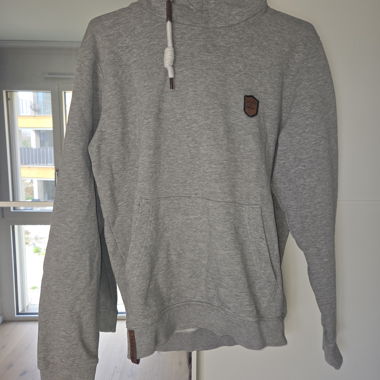 Grauer Kapuzenpullover