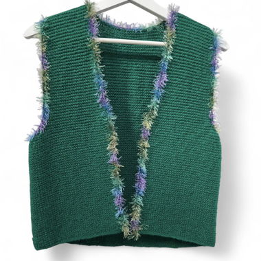 Gilet en crochet vert avec franges M