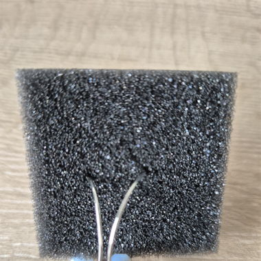 Creolen mit blauem Stein
