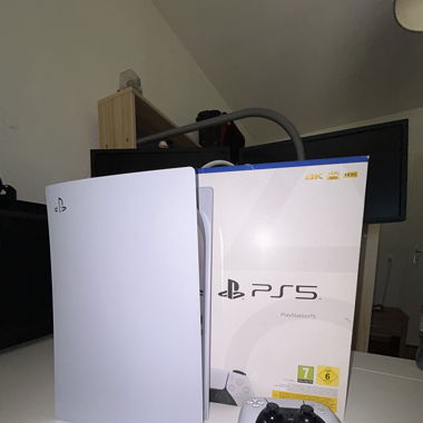 PS5 Standard mit Controller und Box – Perfekter Zustand