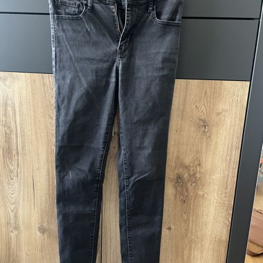 Jean Levis skinny noir taille 28