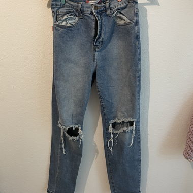 Vibe & Rant Jeans Grösse 5 mit Used-Knien
