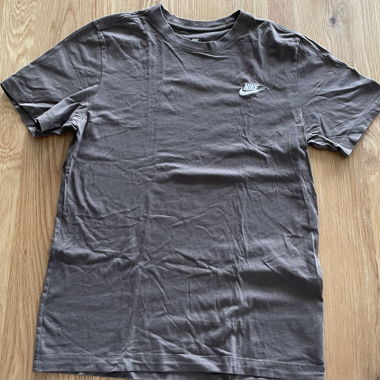 T-shirt Nike marrone