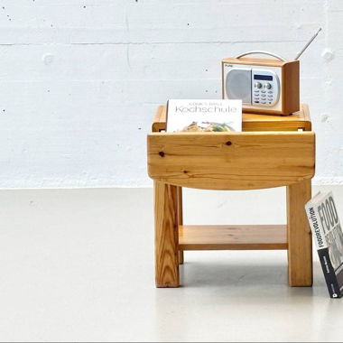 Kleine Kommode aus Kiefernholz mit Schublade