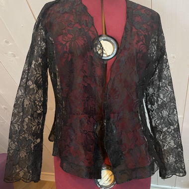 Schwarze Spitzenbluse