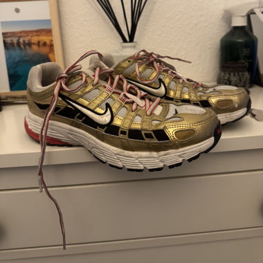 Nike Sneaker
