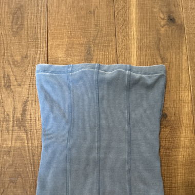 Blaues Tubetop