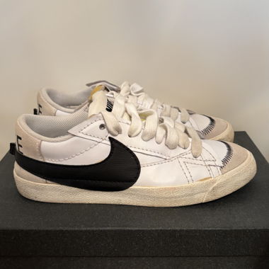 Nike Blazer Low '77 Jumbo - white and black