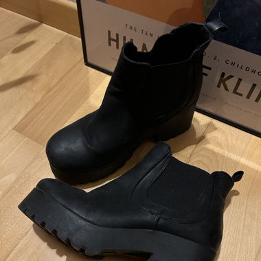 Boots mit kleinem Absatz