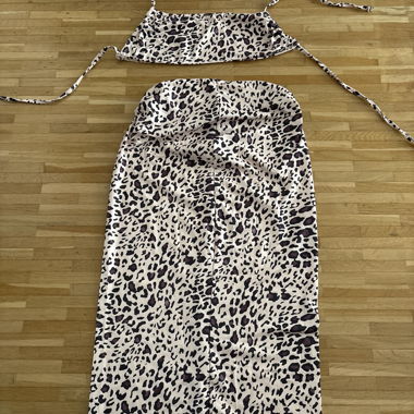 Leopardenzweiteiler Top und Rock