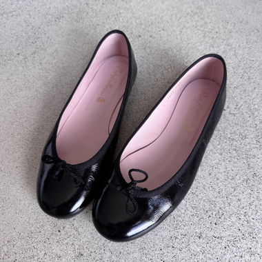 Pretty Ballerinas Classic Black Patent Leather