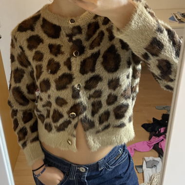 leo print cardigan