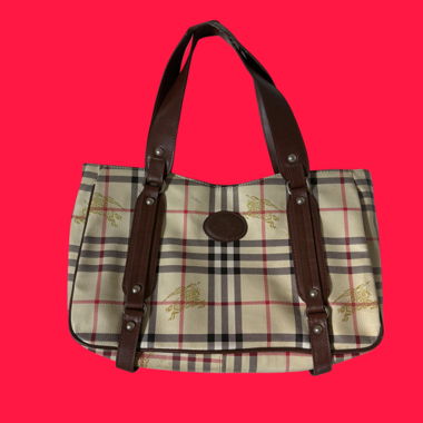 Borsa FAKE Burberry usata