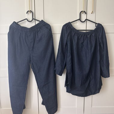 Dark two-piece set
