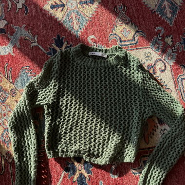 Cropped knit sweater 