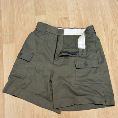 Grüne Shorts
