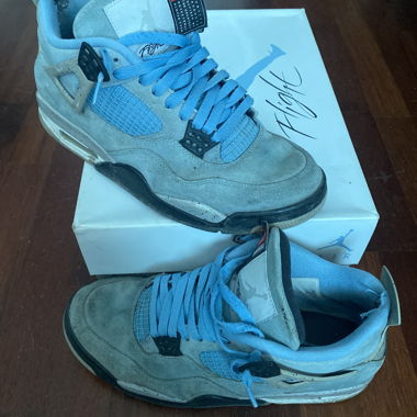 Air Jordan 4 University Blue