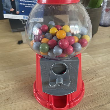 Distributeur de chewing-gums pour économiser