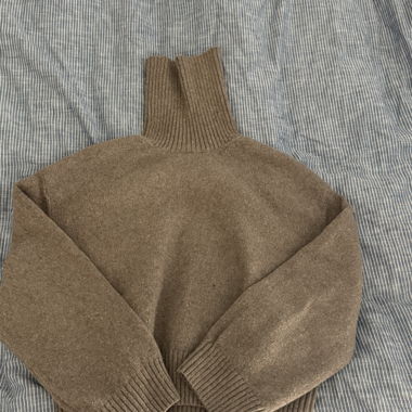Brauner Strickpullover