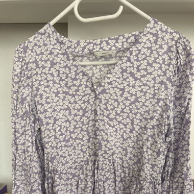 Bluse mit Blumen violett 