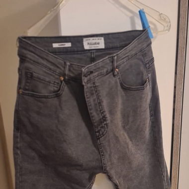 Pull&Bear Cropped Trousers 