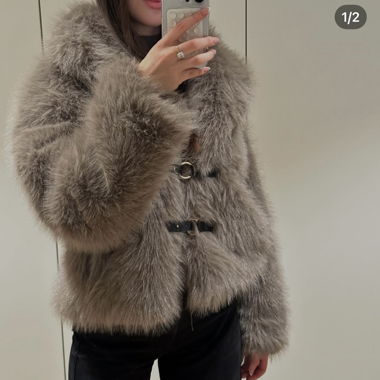 Kunstpelz-Jacke von Zara
