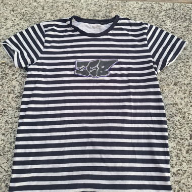 T-shirt a righe con stampa