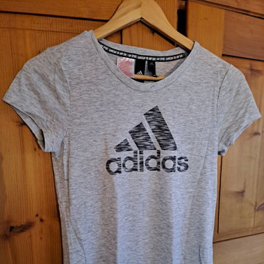 graues adidas Shirt