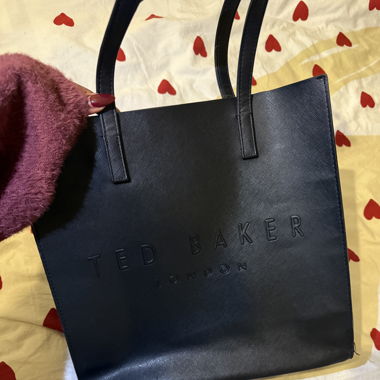 Ted Baker Shopper