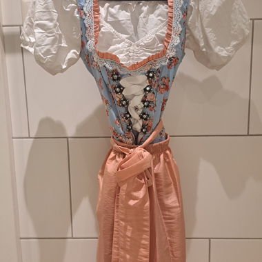 Dirndl hellblau/rosa mit Bluse