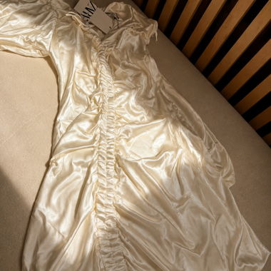 Zara Satin Kleid