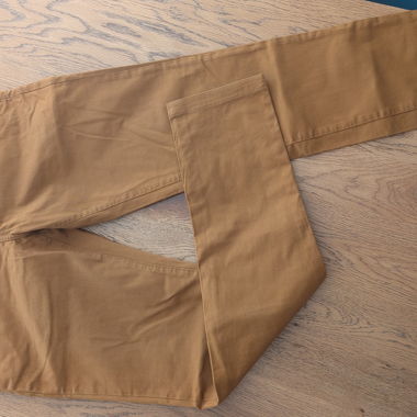 Pantaloni chino marroni