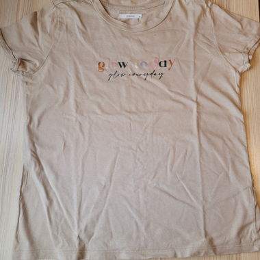 T-shirt beige avec imprimé