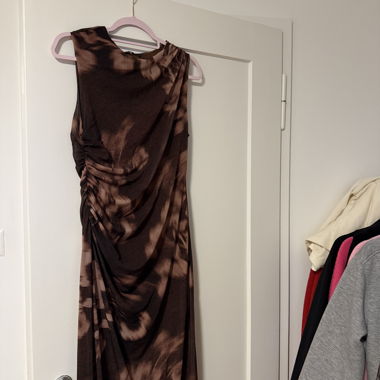 Bershka Kleid