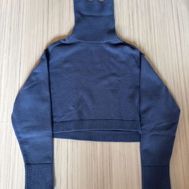 Pull col roulé bleu