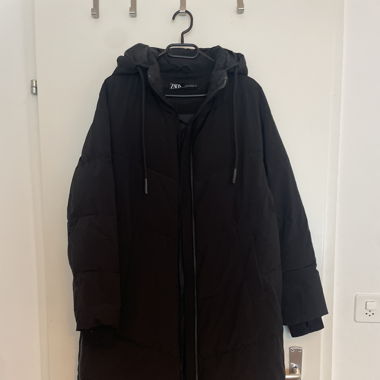 Schwarzer Parka Zara